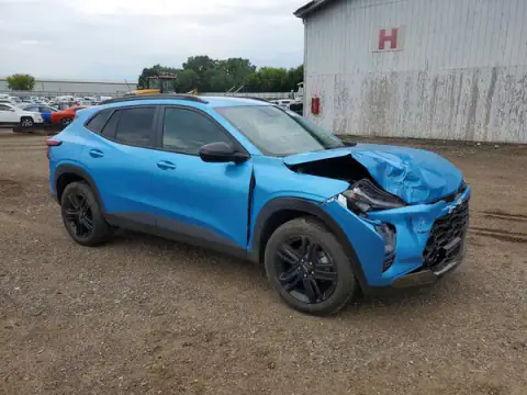 KL77LKEP6SC189940 — 2025 Chevrolet TRAX, фото 4 з Copart, Передня частина