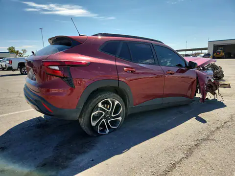 KL77LJEP0SC085602 — 2025 Chevrolet TRAX, photo 3 from Copart 16.10.2026, Front end