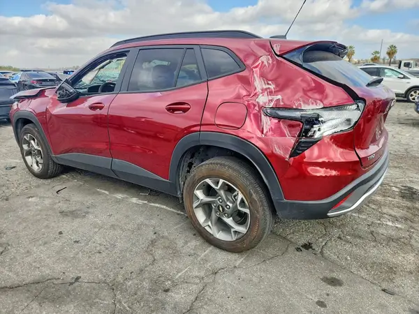 KL77LHEP5SC233980 — 2025 Chevrolet TRAX, zdjęcie 2 z Copart, Dachowanie