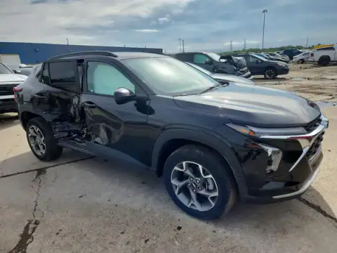 KL77LHEP1SC187340 — 2025 Chevrolet TRAX, photo 4 from Copart, Side