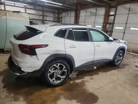 KL77LHEP0SC234079 — 2025 Chevrolet TRAX, фото 3 з Copart 23.09.2026, Передня частина