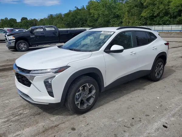 KL77LHEP3SC190448 Chevrolet TRAX 2025 — uszkodzenie Bok, zdjęcie przed naprawą