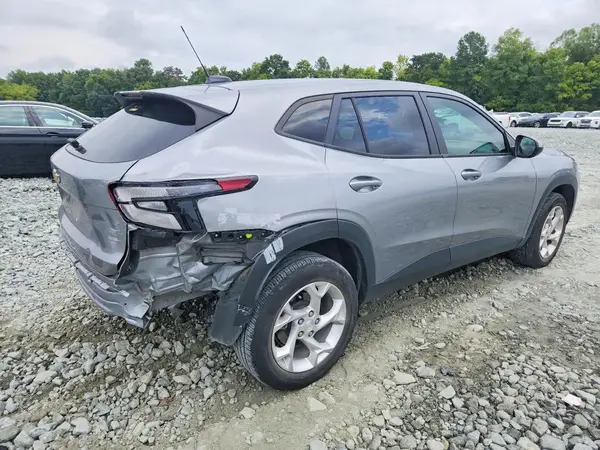 KL77LFEP7SC034286 — 2025 Chevrolet TRAX, фото 3 с аукциона Copart, ЗАДНЯЯ ЧАСТЬ