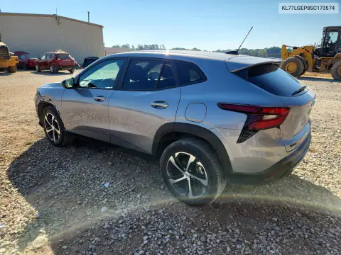 KL77LGEP8SC173574 — 2025 Chevrolet TRAX, фото 2 с аукциона Copart, ПЕРЕДНЯЯ ЧАСТЬ