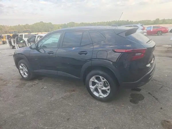 KL77LFEP7TC169706 — 2026 Chevrolet TRAX, photo 2 from Copart 13.10.2026, Side