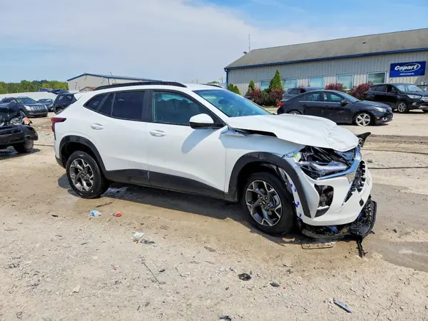 KL77LHEP9TC104643 — 2026 Chevrolet TRAX, zdjęcie 4 z Copart, Bok