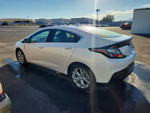 1G1RB6S56HU180403 — 2017 Chevrolet Volt, photo 2 from Copart 14.10.2026, Minor dents and scratches