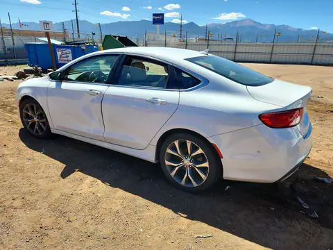 2015 Chrysler 200 VIN 1C3CCCEG4FN648484 фото 2