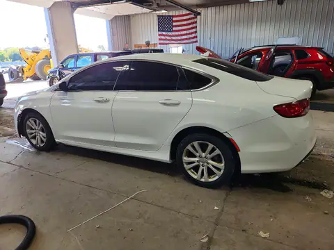 2015 CHRYSLER 200 VIN 1C3CCCAB6FN711031 фото 2