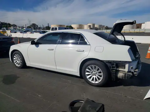 2C3CCAAG0EH235480 — 2014 Chrysler 300, photo 2 from Copart 21.10.2026, Rear end