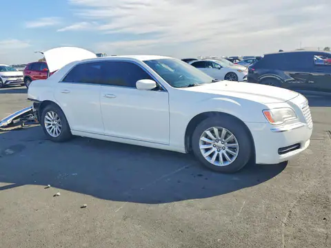 2C3CCAAG0EH235480 — 2014 Chrysler 300, photo 4 from Copart 21.10.2026, Rear end