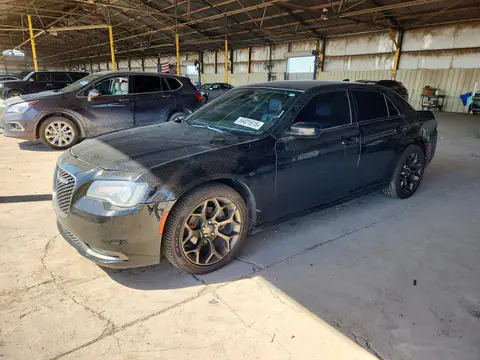 2C3CCABG3GH261377 — 2016 Chrysler 300, Parte trasera (Rear End), fotos antes de reparar