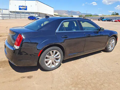 2018 Chrysler 300 VIN 2C3CCARGXJH143095 фото 3