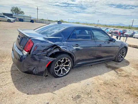 2C3CCABG7JH240457 — 2018 Chrysler 300, zdjęcie 3 z Copart 16.10.2026, Tył