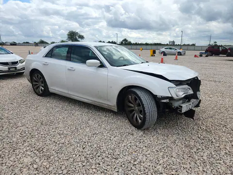 2C3CCAAG1JH257935 — 2018 Chrysler 300, zdjęcie 4 z Copart, Przód
