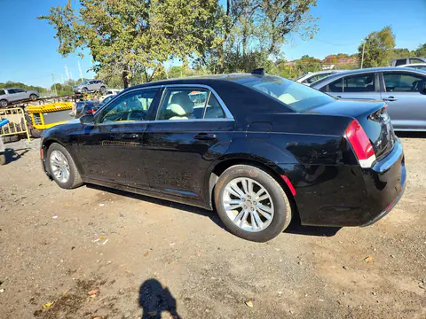 2C3CCAAG1JH250189 — 2018 Chrysler 300, photo 2 from Copart, Front end
