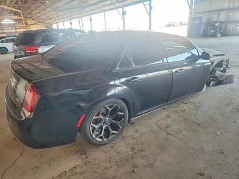 2C3CCABG1KH516536 — 2019 Chrysler 300, ფოტო 3, Copart 26.10.2026, წინა ნაწილი
