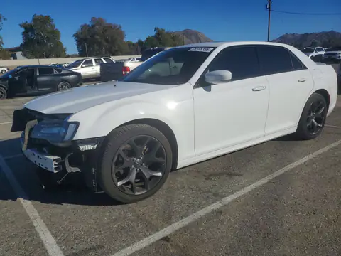 2C3CCABG4MH525797 — 2021 Chrysler 300, წინა ნაწილი, ფოტოები შეკეთებამდე