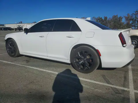2C3CCABG4MH525797 — 2021 Chrysler 300, фото 2 з Copart, Передня частина