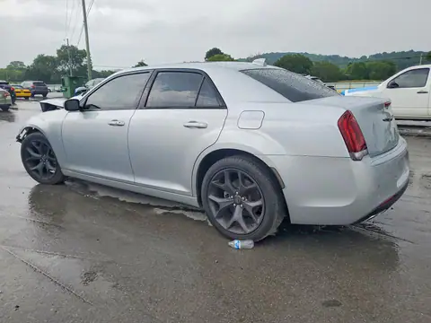 2023 Chrysler 300 VIN 2C3CCABG5PH569554 фото 2