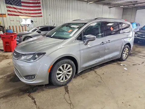 2C4RC1BG3HR539583 — 2017 Chrysler Pacifica, Мелкие вмятины i царапины (Minor Dent/Scratches), zdjęć przed naprawą
