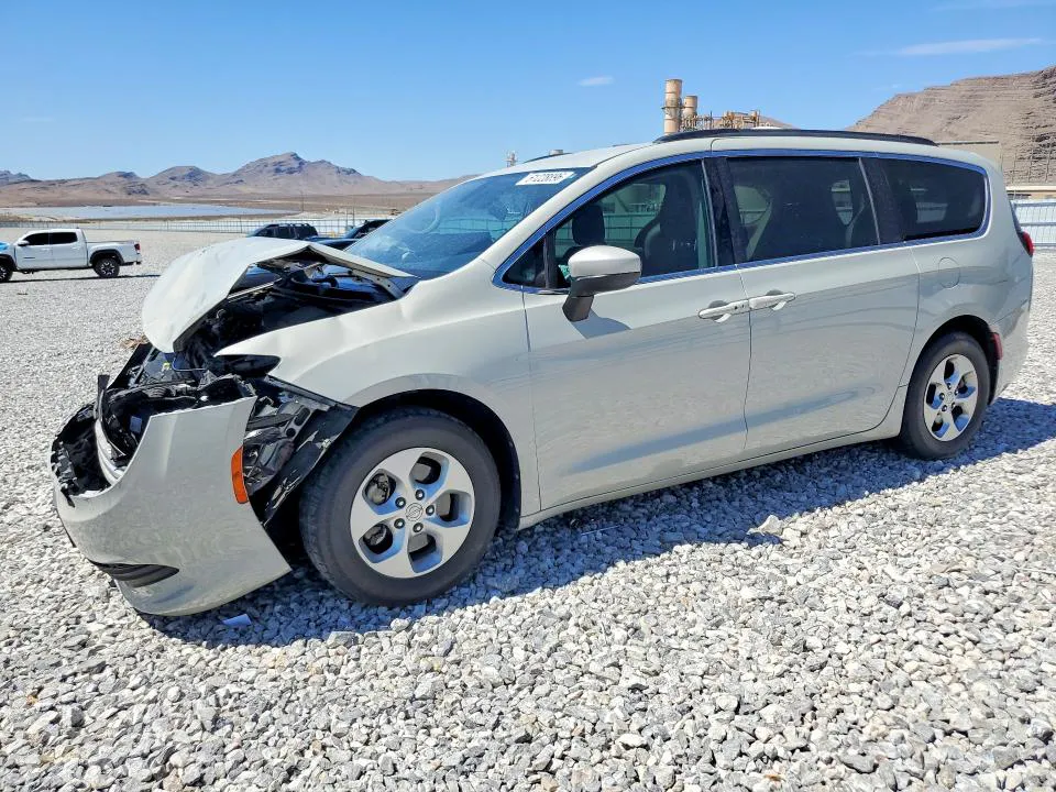 2017 Chrysler Pacifica VIN 2C4RC1CG3HR571092 фото 1
