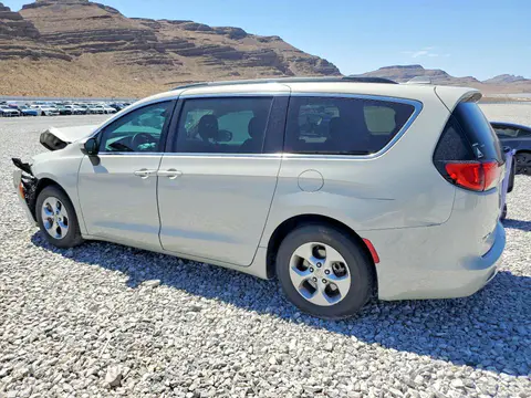 2017 Chrysler Pacifica VIN 2C4RC1CG3HR571092 фото 2