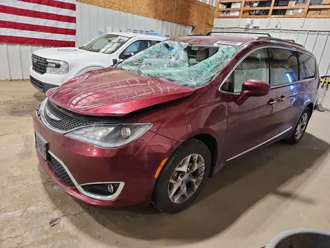 2C4RC1EG9HR757605 Chrysler Pacifica 2017 — повреждение Передняя часть, фото до ремонта