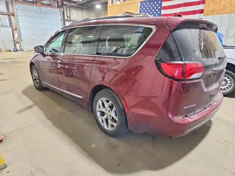 2C4RC1EG9HR757605 — 2017 Chrysler Pacifica, фото 2 с аукциона Copart 29.09.2026, Передняя часть