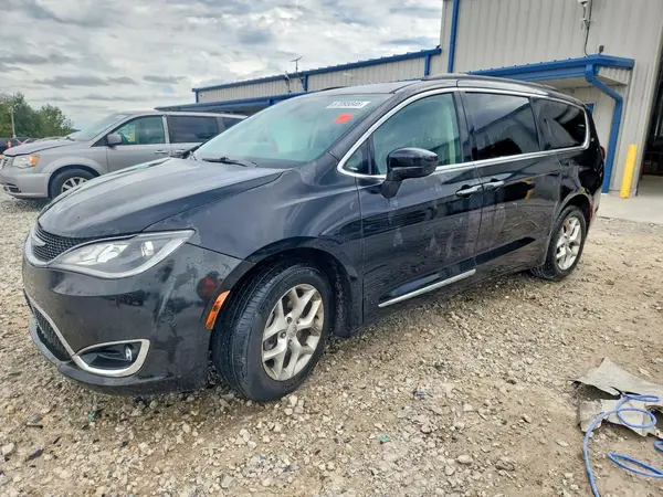 2C4RC1BG1HR670771 — 2017 Chrysler Pacifica, Przód (Front End), zdjęć przed naprawą