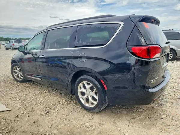 2C4RC1BG1HR670771 — 2017 Chrysler Pacifica, photo 2 from Copart 28.09.2026, Front end