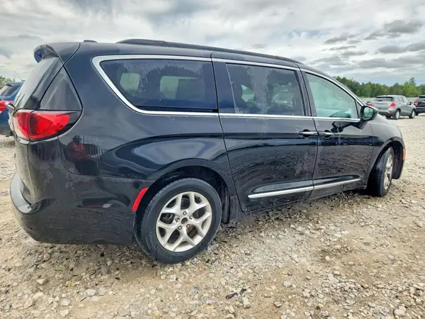 2C4RC1BG1HR670771 — 2017 Chrysler Pacifica, photo 3 from Copart 28.09.2026, Front end