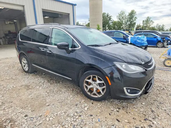 2C4RC1BG1HR670771 — 2017 Chrysler Pacifica, photo 4 from Copart 28.09.2026, Front end