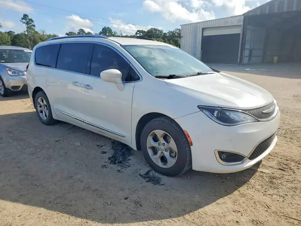 2C4RC1EG4HR515627 — 2017 Chrysler Pacifica, photo 4 from Copart, Side