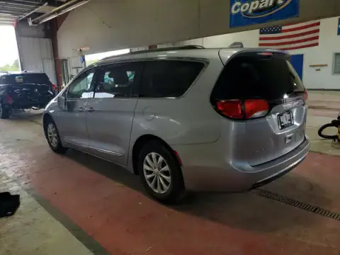 2C4RC1BG6HR705174 — 2017 Chrysler Pacifica, zdjęcie 2 z Copart 28.09.2026, Bok