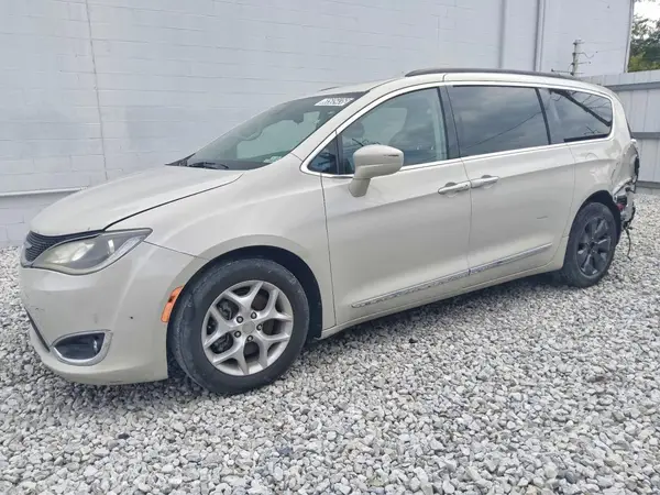 2C4RC1BG9HR552726 Chrysler Pacifica 2017 — Side damage, before-repair photo