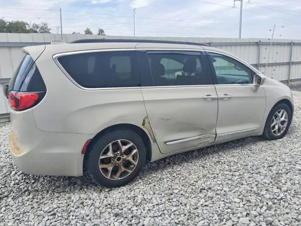 2C4RC1BG9HR552726 — 2017 Chrysler Pacifica, photo 3 from Copart 01.10.2026, Side