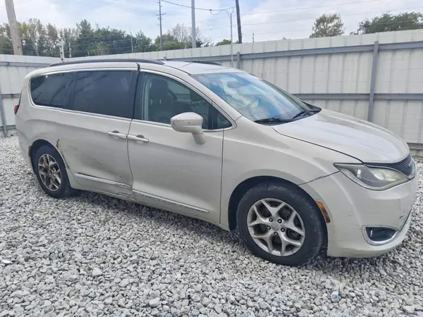 2C4RC1BG9HR552726 — 2017 Chrysler Pacifica, photo 4 from Copart 01.10.2026, Side