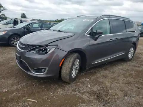 2C4RC1BG2HR564474 — 2017 Chrysler Pacifica, ПЕРЕДНЯЯ ЧАСТЬ (Front End), фото до ремонта