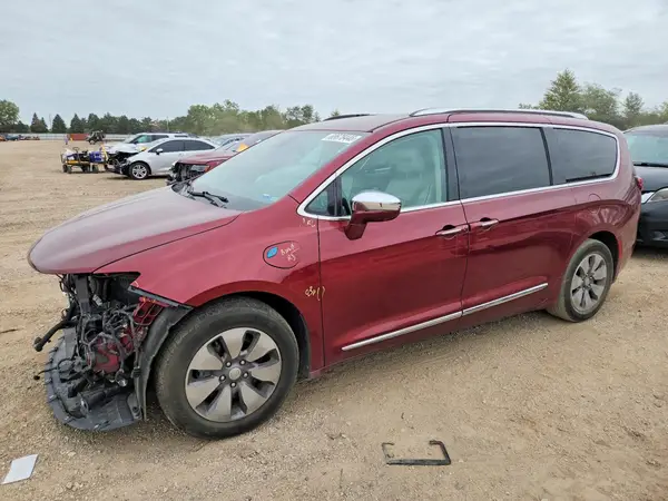 2C4RC1N75HR655167 Chrysler Pacifica 2017 — Front end damage, before-repair photo