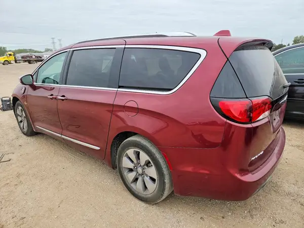 2C4RC1N75HR655167 — 2017 Chrysler Pacifica, photo 2 from Copart, Front end