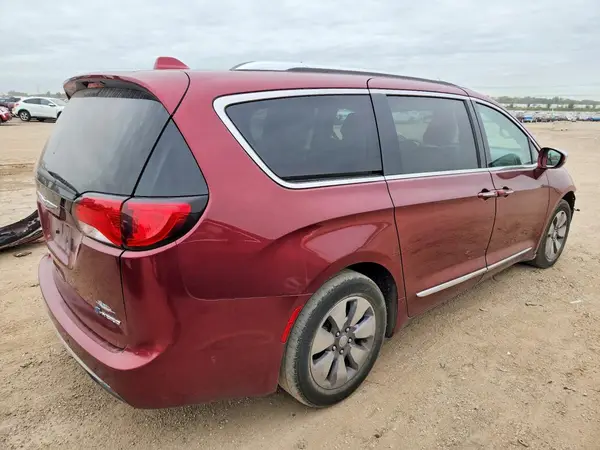 2C4RC1N75HR655167 — 2017 Chrysler Pacifica, photo 3 from Copart, Front end