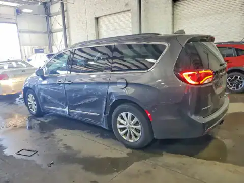 2C4RC1BG4HR638381 — 2017 Chrysler Pacifica, photo 2 from Copart, Side