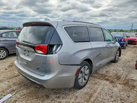 2C4RC1N7XHR679738 — 2017 Chrysler Pacifica, zdjęcie 3 z Copart, Przód