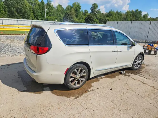 2C4RC1GG2HR705634 — 2017 Chrysler Pacifica, фото 3 с аукциона Copart 15.10.2026, Передняя часть