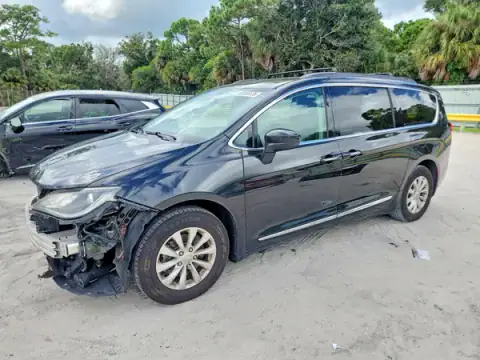 2C4RC1BG1HR803609 — 2017 Chrysler Pacifica, Передня частина (Front End), фото до ремонту