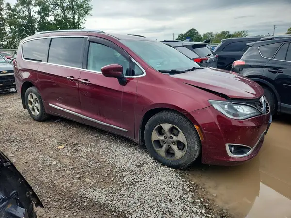 2C4RC1EG0HR543229 — 2017 Chrysler Pacifica, photo 4 from Copart, Front end