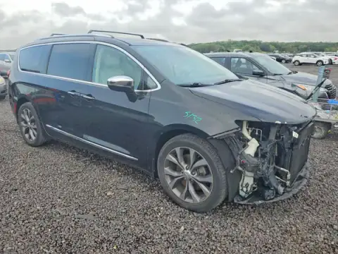 2C4RC1GG1HR550915 — 2017 Chrysler Pacifica, photo 4 from Copart, Front end