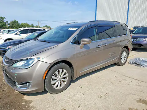 2C4RC1BG7HR803727 — 2017 Chrysler Pacifica, Tył (Rear End), zdjęć przed naprawą