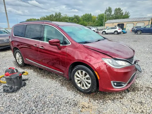 2C4RC1BG1HR592265 — 2017 Chrysler Pacifica, фото 4 з Copart, Передня частина